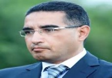 طنجة : محل لبيع مواد البناء يتحدى السلطات ، ويحتل الملك العام