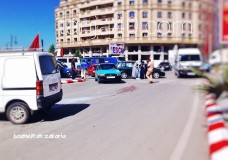 عاجل..حادثة سير تؤدي إلى انقلاب سيارة لنقل البضائع وسط طنجة+صور