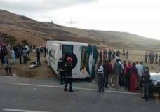 عاجل: إنقلاب حافلة يخلف قتيل وعشرات الجرحى بين حكامة والشرافات وتحديرات من خطورة السياقة اثناء المطر