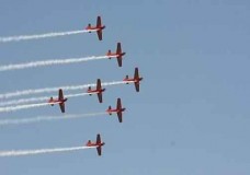 الجيش يستعرض قوته الجوية في تطوان والمضيق احتفالا بعيد الشباب