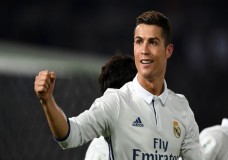 رونالدو : عين على اللقب !
