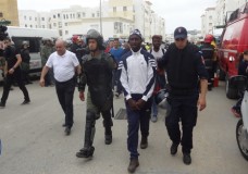 سلطات طنجة تنفذ قرار اخلاء شقق حي بوخالف وترحل أزيد من 320 مهاجرا افريقيا