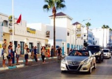 مسؤولون كبار في الدولة يرافقون الملك إلى الحسيمة