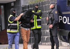 الشرطة الاسبانية تعتقل مغربيين للاشتباه في تورطهما في تجنيد جهاديين لـ”داعش”