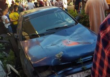 مصرع شخص في اقتحام سيارة مجنونة لمقهى بشارع العربية السعودية