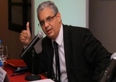 تقرير نزار بركة على طاولة الملك ...وينذر بمغادرة يتيم الحكومة !