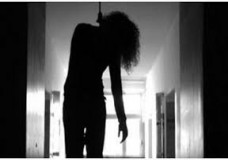 حي بوحوت : إنتحار شابة شنقا ليلة الوقوف بعرفة داخل غرفة منزل أسرتها