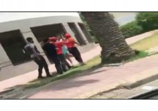السيبة.. عمال صوماجيك باركينغ يعتدون على شاب بكورنيش طنجة