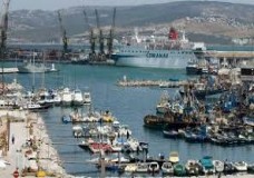  ميناء الصيد الجديد بطنجة : الرياح ترفع الستار عن عدد من الأخطاء الفادحة بالتصميم  