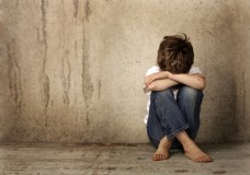 أم مغربية تتخلى عن أطفالها من ذوي الاحتياجات الخاصة بسبتة المحتلة