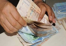الاقتطاع من اجور الموظفين يؤجج الاحتجاجات !؟