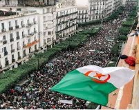 الجزائريون في مسيرة مليونية للجمعة الحادية عشرة !؟