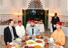 الرباط  : الملك محمد السادس يقيم مأدبة إفطار على شرف كوشنير  !