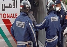 طنجة :  اصطدام متعمد بين سيارتين للنقل المزدوج والأمن يعتقل السائقين