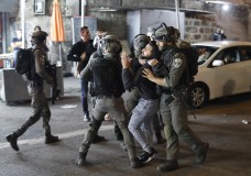 جرح أزيد من 150 فلسطينيا على إثر  مواجهة مع قوات الاحتلال الإسرائيلي 