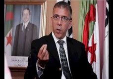 الدراجي يصف الإعلاميين المغاربة الذين احتجزتهم الجزائر في مطار وهران بـ”العسكر والبوليس”