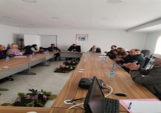جماعة حجر النحل تعقد دورتها ، فيما تتعثر جماعة اكزناية والغرفة التجارية في ذلك  !