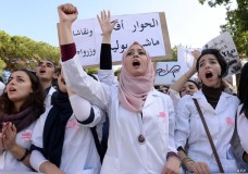 طلبة الطب والصيدلة يقاطعون الدورة الاستدراكية  !؟
