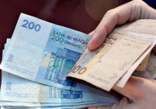 الموظفون غاضبون بسبب التأخر في صرف الزيادة في الأجور  !