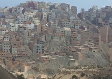 كارثة الحسيمة المُعلَن عنها: فساد التعمير يعرّض حياة المواطنين للخطر في صفقة بين السلطة والمافيا