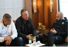 عاجل: أنباء عن اجتماع حاسم  بين لقجع والركراكي بعد تعادل المغرب ومالي!