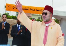 الملك محمد السادس يتفقد أحوال مغاربة العالم بميناء طنجة المتوسط