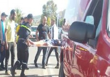 في غياب ممر للراجلين.. سيارة تسحق ساقي طفل في ساحة الثيران