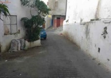 الأوساخ والأزبال تعترض مسارات السياح في المدينة العتيقة بطنجة