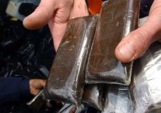 باب سبتة.. توقيف مغربي حاول تهريب 20 كلغ من المخدرات